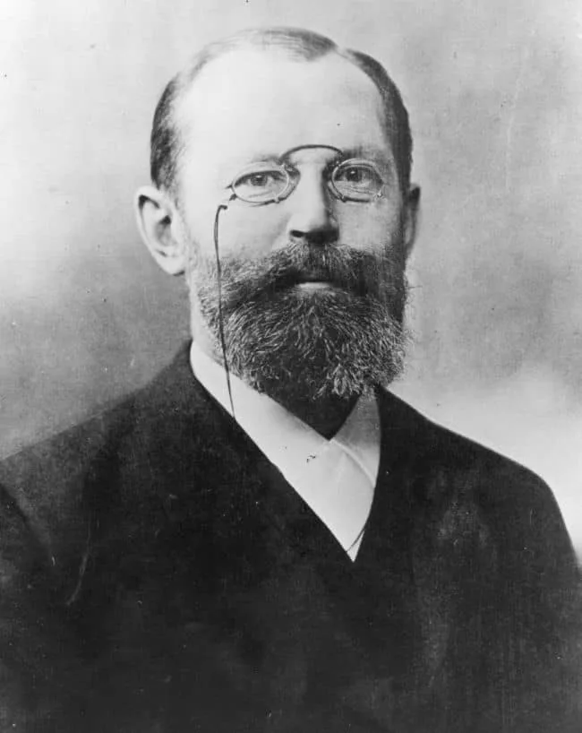 Emil Fischer, ilmuwan Jerman peraih hadiah Nobel kimia tahu 1902 atas penemuannya tentang struktur aldehida bentuk rantai terbuka dari glukosa.